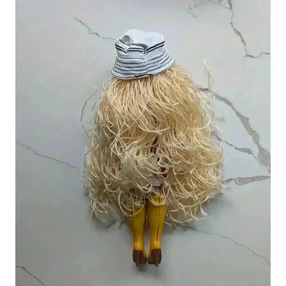 BNWOT LOL Surprise OMG Fierce Swag Fashion Doll - Picture 2 of 3